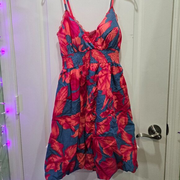 Shescool brand, Floral short dress with puff at the bottom. (Worn once) - Picture 1 of 3